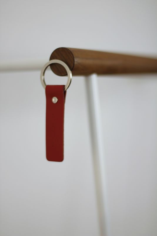 Little Leanon II valet stand Lean On White Roomsafari